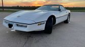 4th gen white 1986 Chevrolet Corvette convertible For Sale
