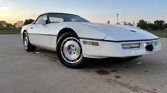 4th gen white 1986 Chevrolet Corvette convertible For Sale