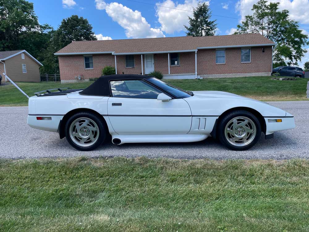 White 1989 Chevrolet Corvette convertible automatic For Sale